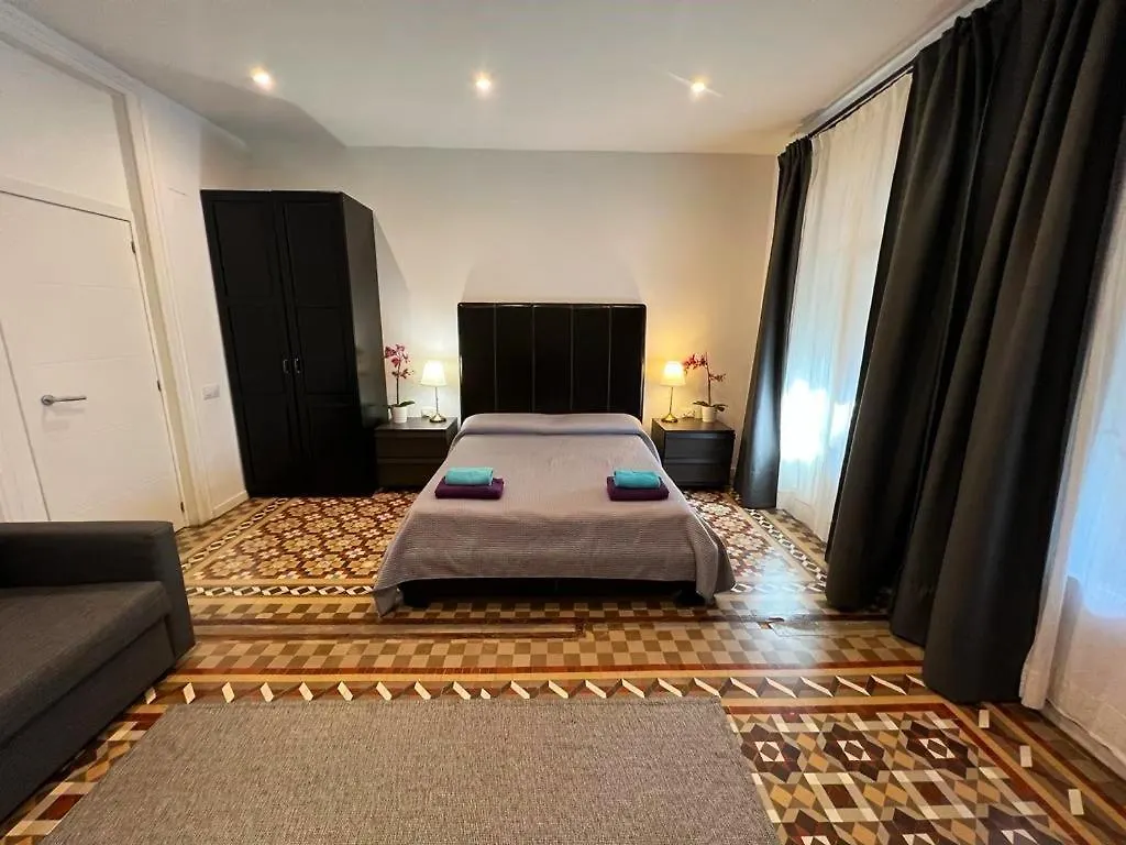 ベッド・アンド・ブレックファスト Rooms Balmes バルセロナ スペイン