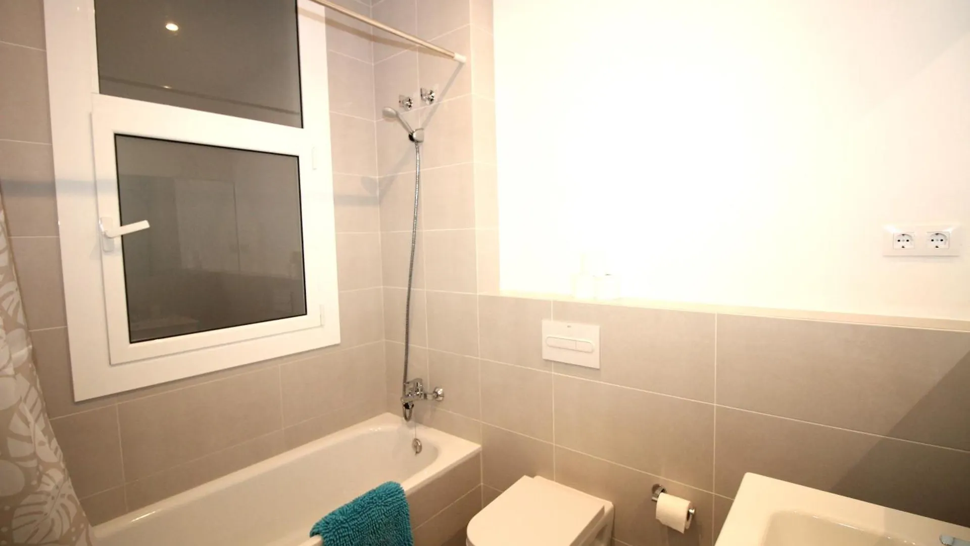Bed & Breakfast Rooms Balmes Barcelona