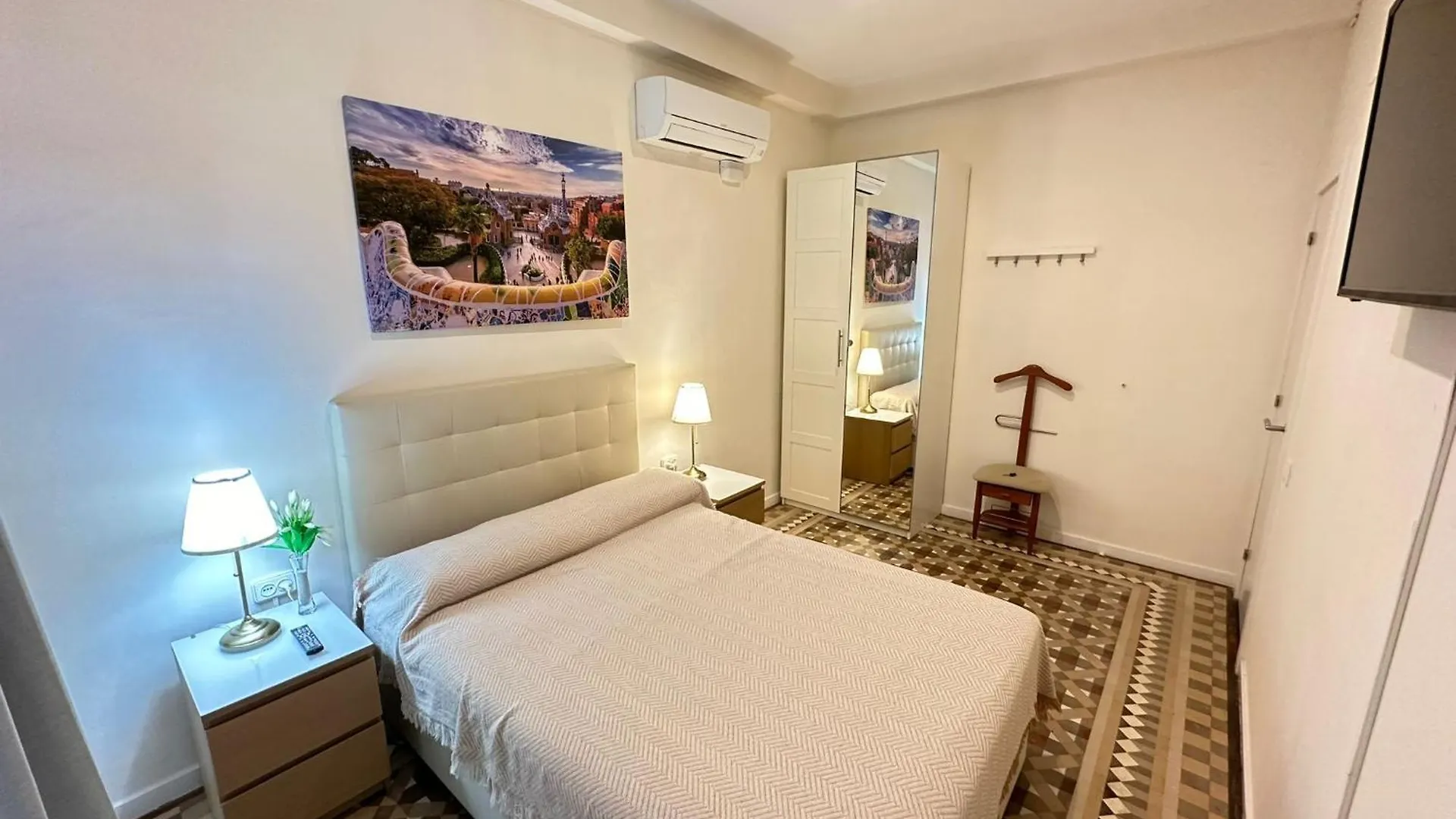 Rooms Balmes Barcelona Bed & Breakfast