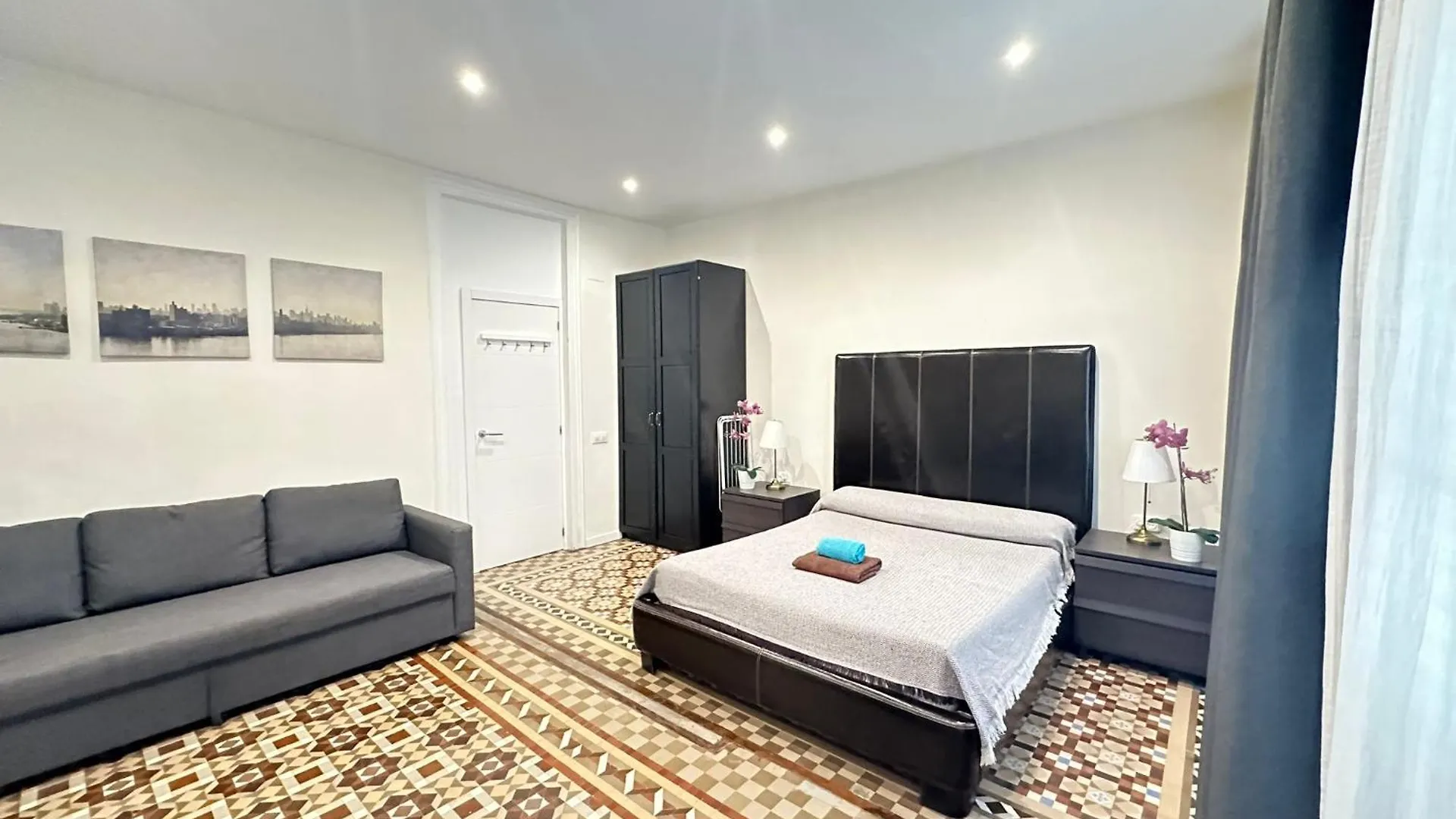 Bed & Breakfast Rooms Balmes Barcelona