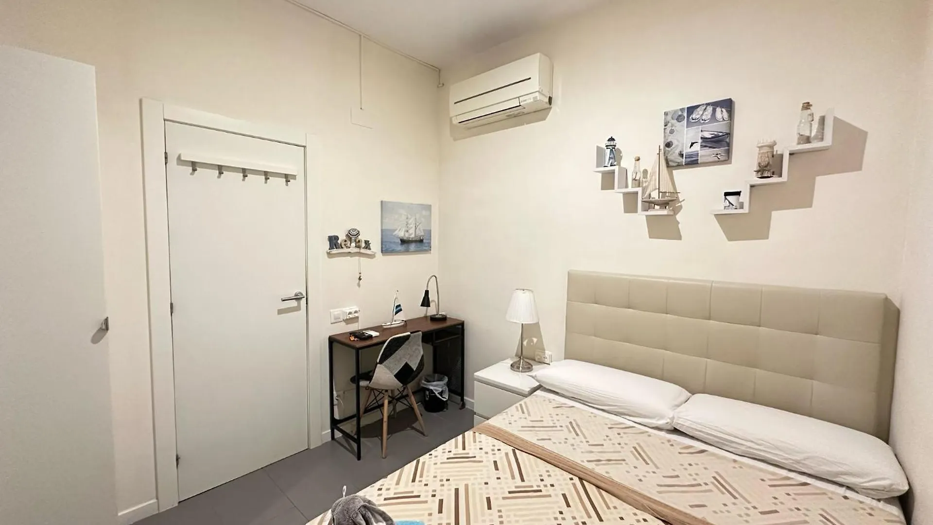 Rooms Balmes Barcelona Spain