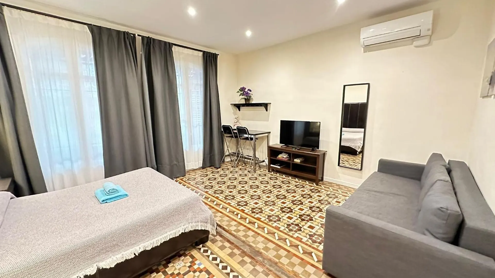 Rooms Balme Barcelona Bed & Breakfast
