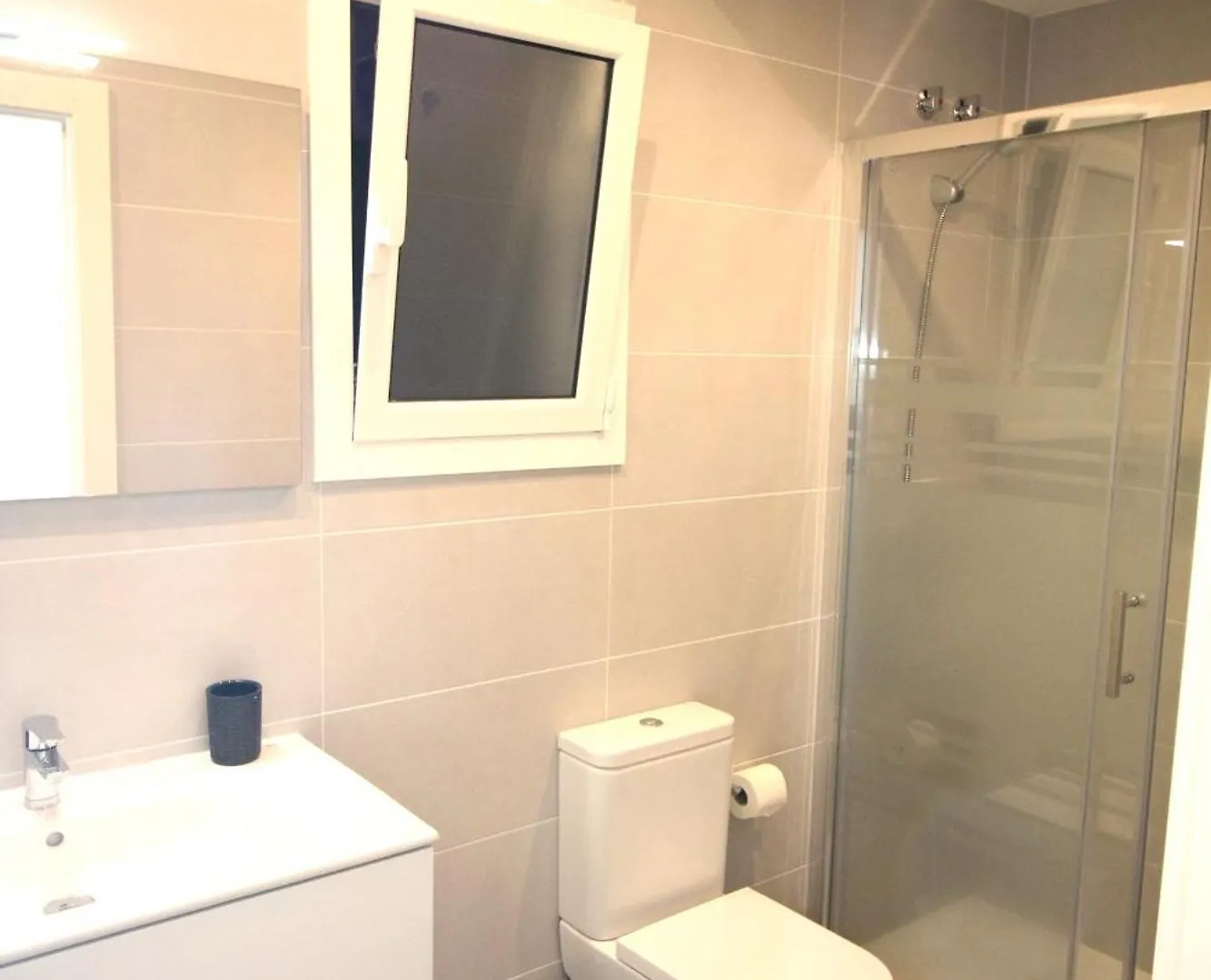 Rooms Balmes Barcelona Alojamento de Acomodação e Pequeno-almoço