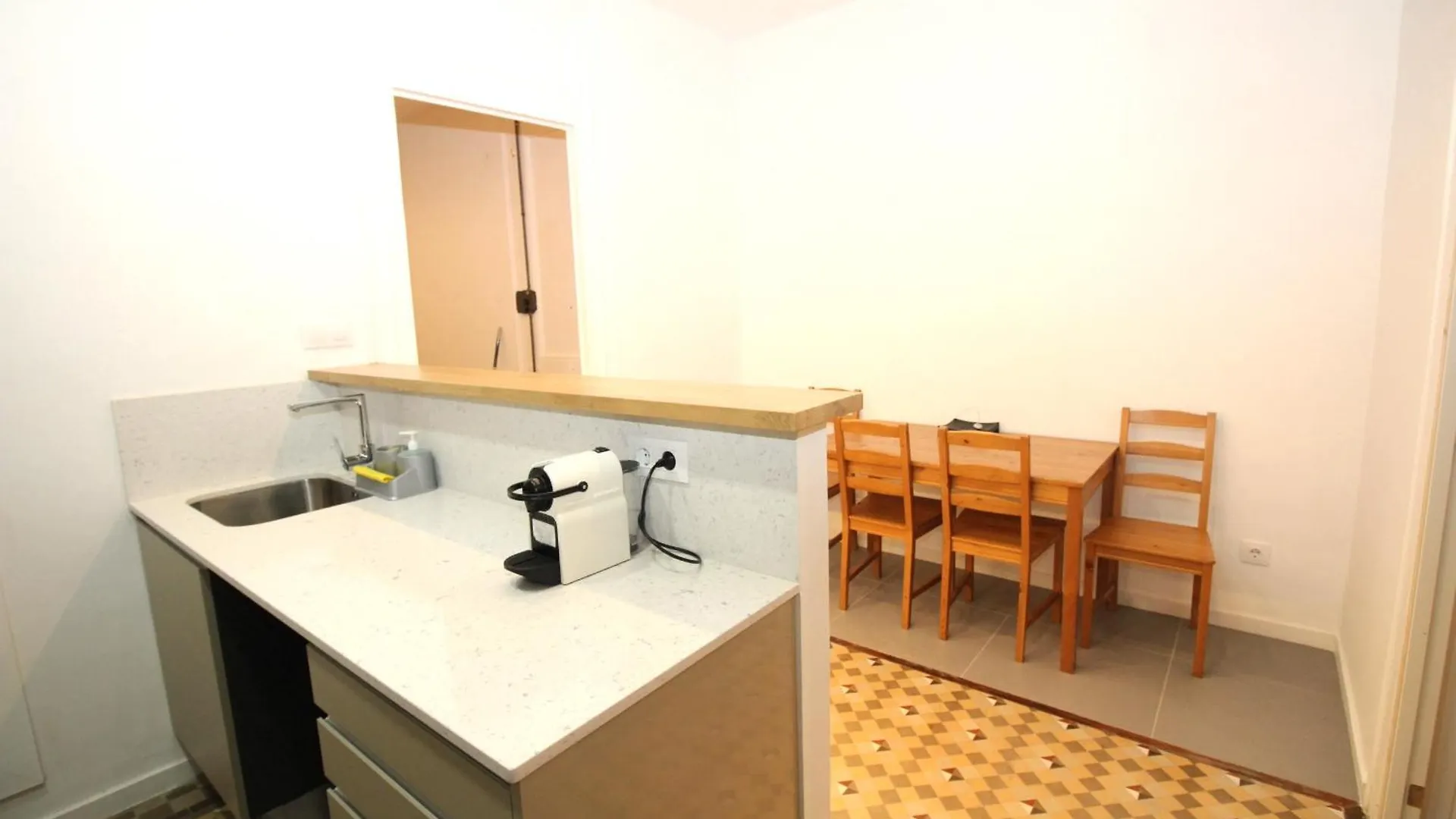 Rooms On Balmes 0*, Barcelona