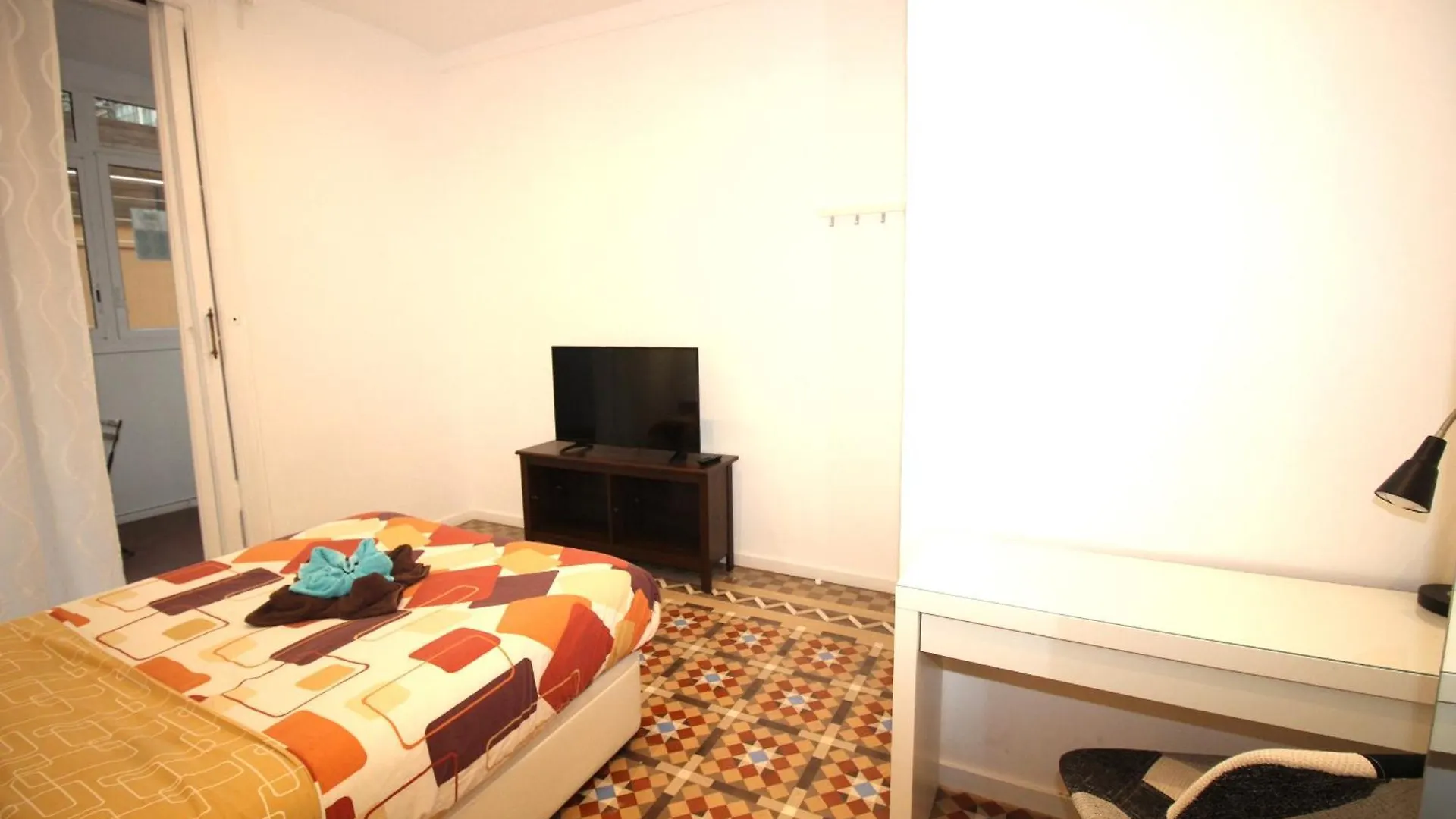 Bed & Breakfast Rooms On Balmes