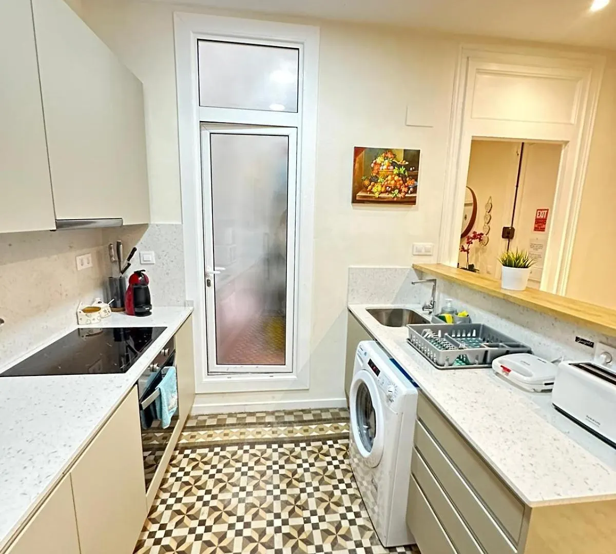 Rooms On Balmes 0*, Barcelona